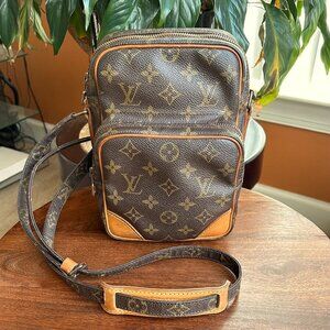 LOUIS VUITTON Monogram Amazone Shoulder Bag